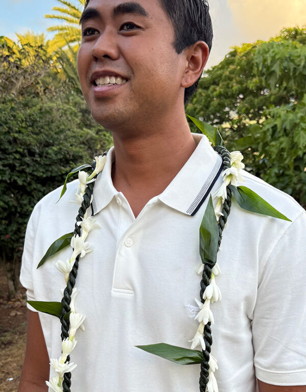 Ti Leaf & Tuberose Twist Lei - Image 3