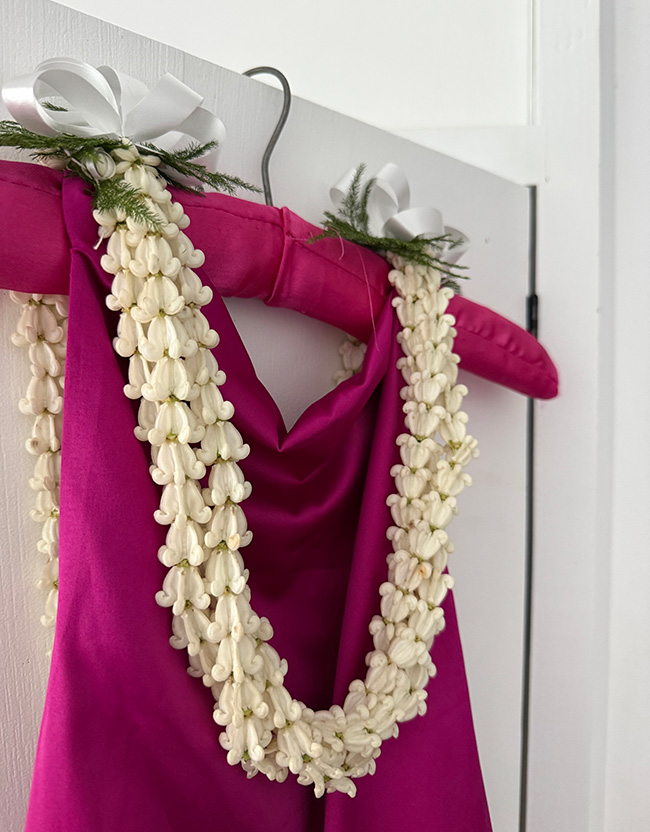 Cascading Bridal Lei - Image 5
