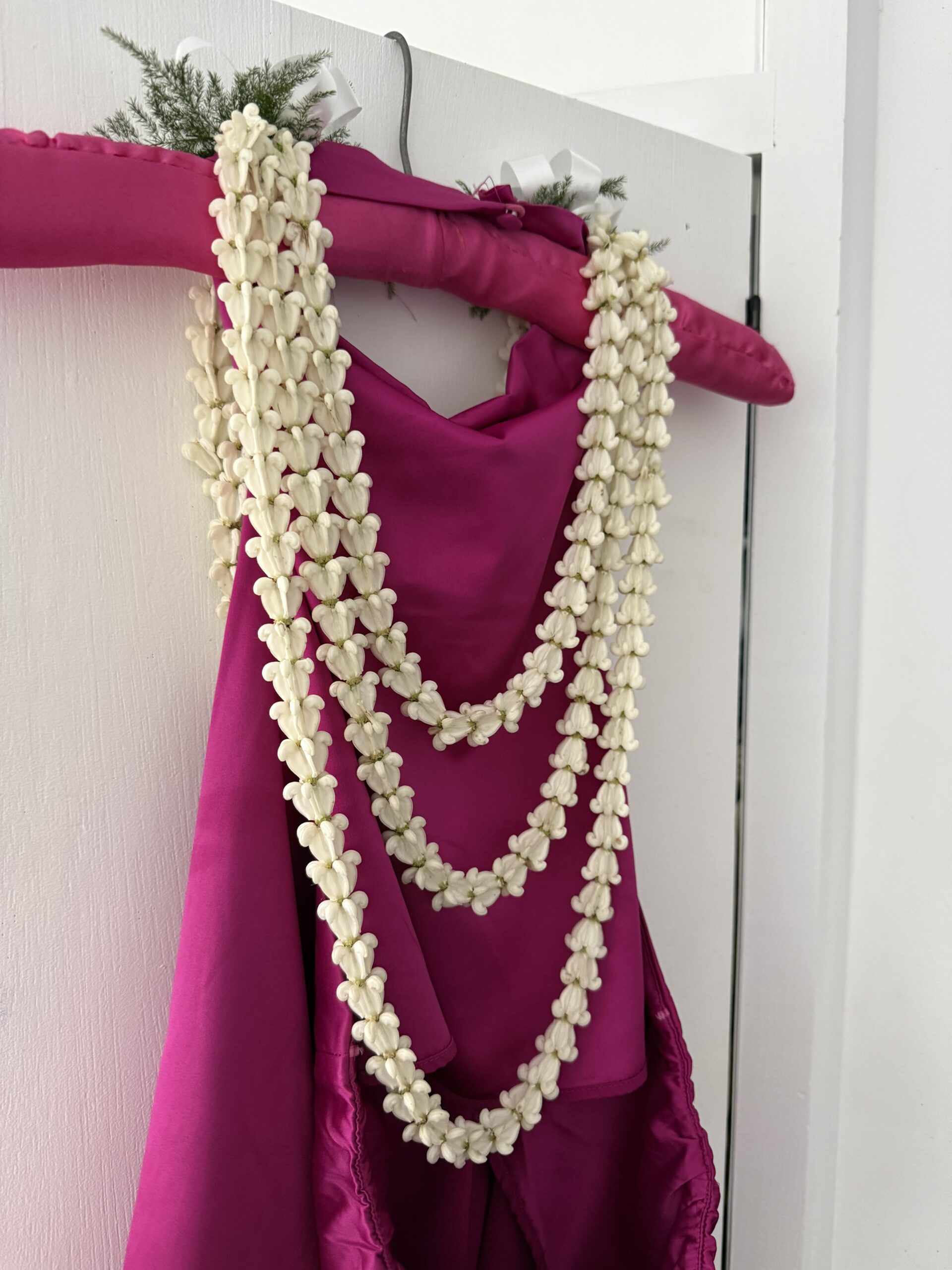 Cascading Bridal Lei - Image 3